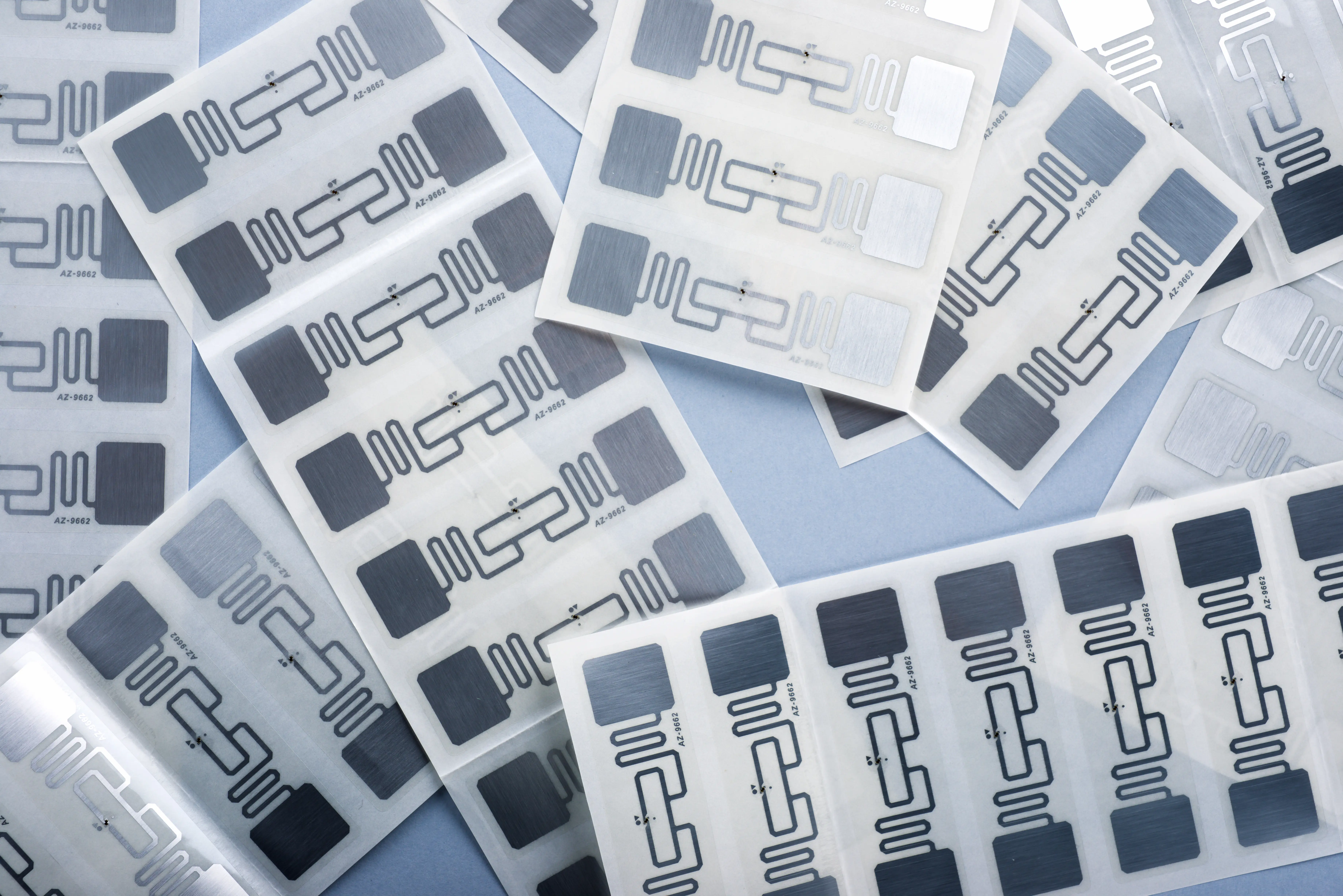 無線ICチップを内蔵した次世代の管理タグ RFID